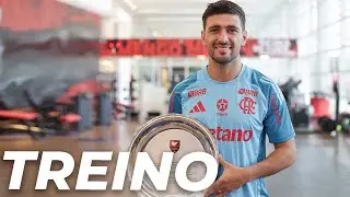 EM DIA DE HOMENAGENS, FLAMENGO TREINA FIRME E MANTÉM O FOCO NO BRASILEIRÃO
