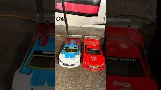 Осматриваю пит-лейн на трассе BWS Raceway в Перрисе, Калифорния. Гонки на радиоуправляемых машинках.