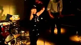 Julee Cruise chante 