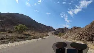 Roads in oman on a Himalayan 411