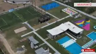Жиньяк демонстрирует свой впечатляющий особняк в Монтеррее с футбольным полем и даже водными горк...