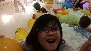 Pillow Cake Cafe , Ada mandi bolanya