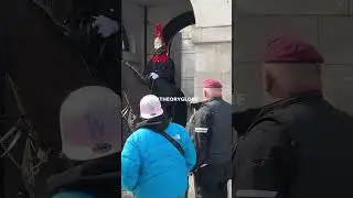 Para Veteran Shows Kings Guard Respect! #kingsguard #royalkingsguards #london