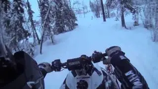 Ute och k&ouml;r skoter i stugan. Vintern 2014