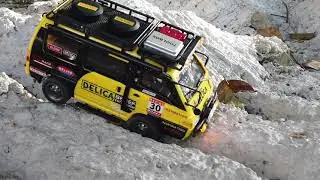 1:24 Mitsubishi Delica by JXC