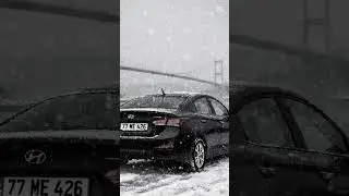 Istanbulun qarli havasinda Azerbaycan nomresi ile