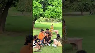 Aankhon per hath rakhkar ladke k sath prank kar diya 🤣😂 #funny #prankvideo #comedy #shortvideos