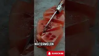 🍉A knife slowly slices through a heart-shaped watermelon slice❤️🖤 #asmr #viral#watermelon