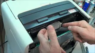 Printerre.com vous montre comment remplacer le galet sur une imprimante LaserJet 1320