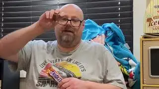 Treusch Tries: Snickers Butterscotch Scoop Candy Bar