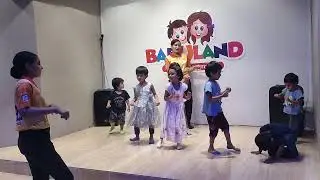 Aiza, Nayha 