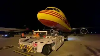 AviationContent Pushback a BOEING 757-200F Close View 4K