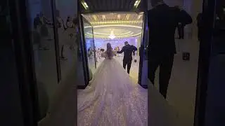Hyrja ciftit ne lokal 🤍 #dasma #wedding #dasmashqiptare #nusetshqiptare #weddingday #dance #bride