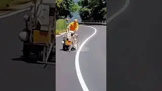 Automatic Road Line Painting Machine - Good tools and machinery make work easy