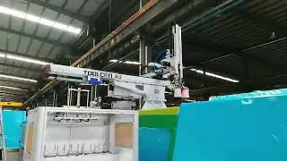 Small bucket top-entry IML robot