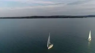 Balatoni naplemente Tihanynál - 4K drone video