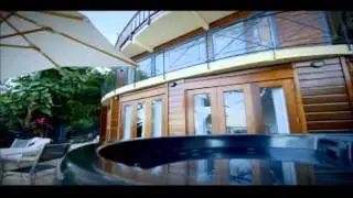 Extras On Her Majesty's Service Documentary Part1