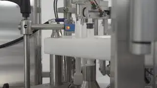 Prefillable syringes filling and closing machine