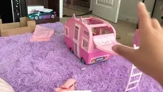 Na na na surprise kitty-cat camper