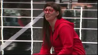 BBCAN10 live feeds Jess and Tynesha talk in the back yard