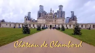 Walking tour at Chambord Castle, Christmas Market