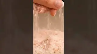 the sound of touching pink salt powder #asmr #aiasmr #aishorts #food #satisfying