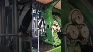 Massive Titanic steam engine!!  Kempton Steam Museum Feltham UK.