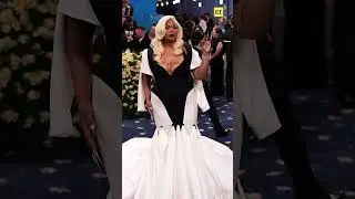 Lizzo is looking good as hell as the #MetGala! 👏 #lizzo