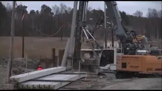 Liebherr - Piling rig LRH 100 with special leader kinematics