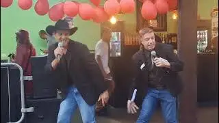 Nando Sampayo e Matheus no Vale do Anhangabaú 