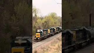 CSX L042 with 3 SD40-2&rsquo;S on the Morrisville line