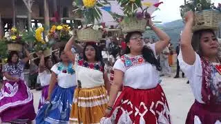 Calenda floral en teococuilco de marcos perez mayordomos familia  GARCIA PEREZ. OCT.2025.