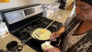 Как приготовить коричневую и белую подливку от бабушки Глории