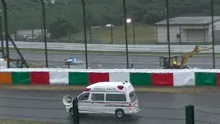 【事件・事故】鈴鹿サーキット　エイドリアン・スーティルの事故処理中の重機にジュール・ビアンキがつっこんだ10秒後から。　裏から