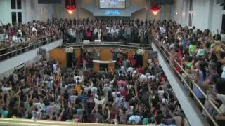 Cantores da MK - Ao erguermos as m&atilde;os (Culto da R&aacute;dio 93)