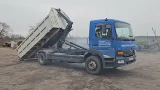 Mercedes-Benz 1523 + hook lift + 2 containers