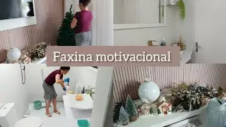 Quarta de motivação/Faxina pesada no banheiro/Mais desmontei a árvore de Natal. 