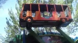 Atraccion La Guagua Voladora, El Bus Giratorio