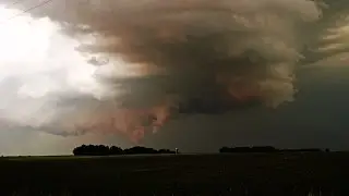 17 juin 2012: gr&ecirc;le massive, supercellules et nuages en entonnoir