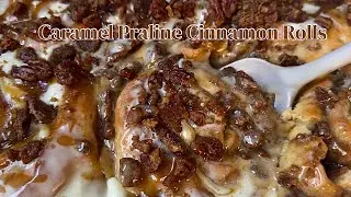 Soft & Fluffy Caramel Praline Cinnamon Rolls That Melt in Your Mouth