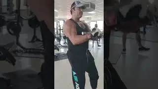Cable EZ b&iacute;ceps curl #over50training #motivation #dj #sports #music #foodie #gymfriends #coviddays