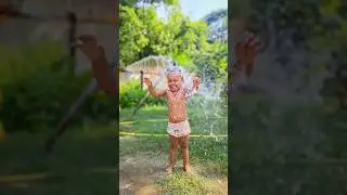Baby masti with water shower 🚿| #@LikeAkriti #TakLu BadMaSS #baby bath songs #so cute baby reactions