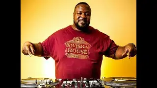 DJ Michael 5000 Watts 🤘🏽🇨🇱 On The Turntables 🎧📀💻🎚️🎶