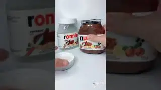 Nutella spatula under the lid, did you know?