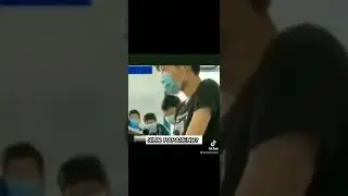 Naglalaro sa classroom habang may klase
