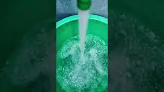Sonido grifo abierto, ruido de agua corriendo fuerte