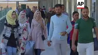 Iraqis embrace train travel to avoid jams