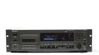 Sony PCM-2700 professional DAT recorder
