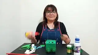 Hacemos un títere de dinosaurio con material reciclado