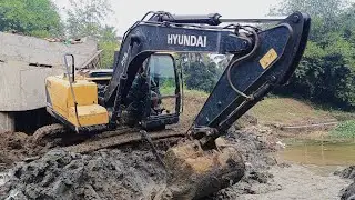 Jcb3dx backhoe excavator cutting soil construction video #jcb3dx #video #xcavator 